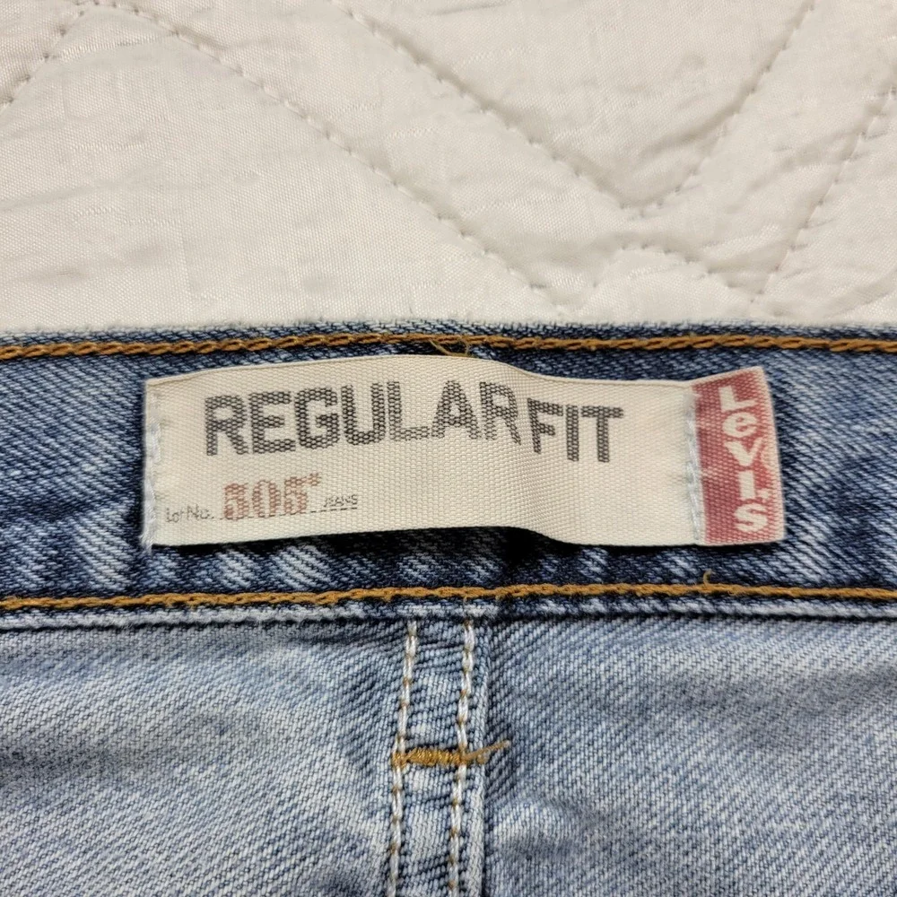 Levi's 505 Regular Fit stained blue jeans size 31X32